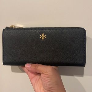 Toryburch Emerson Continental Wallet
